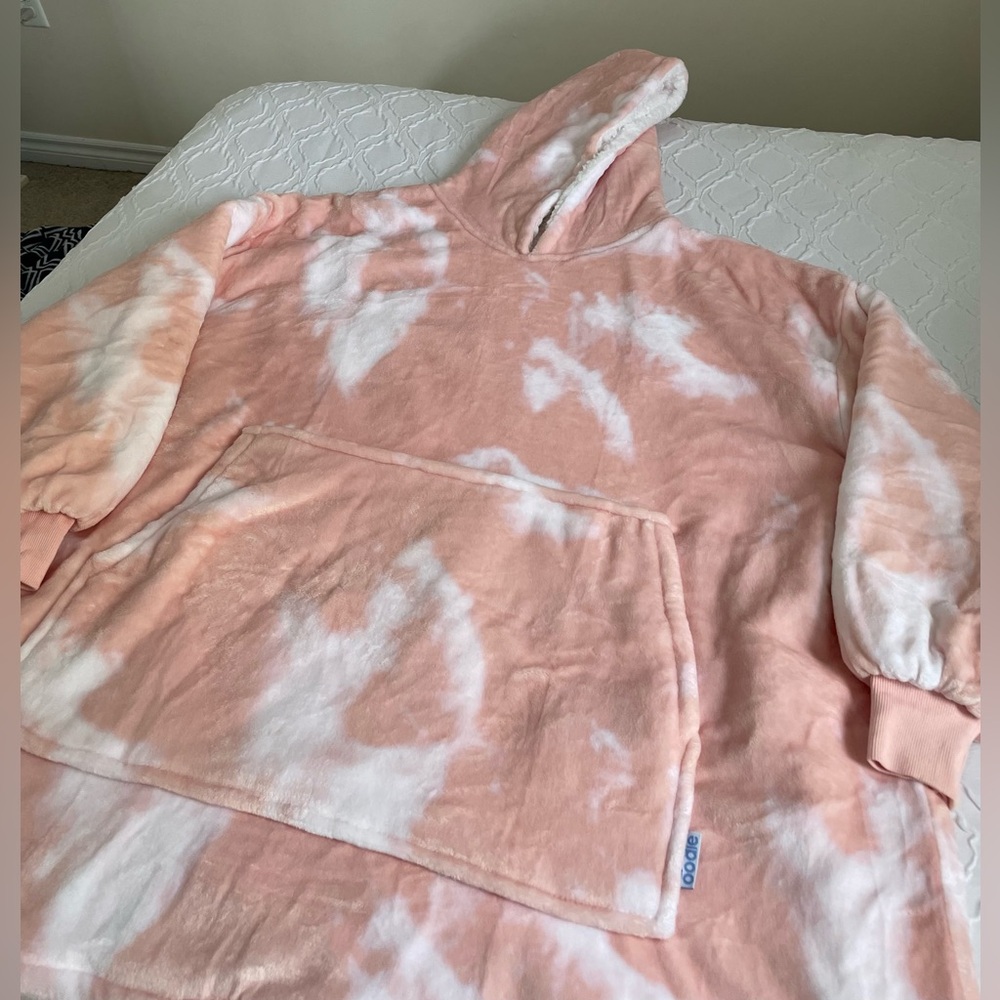 Peach Tie-Dye Oodie (Blanket Hoodie)